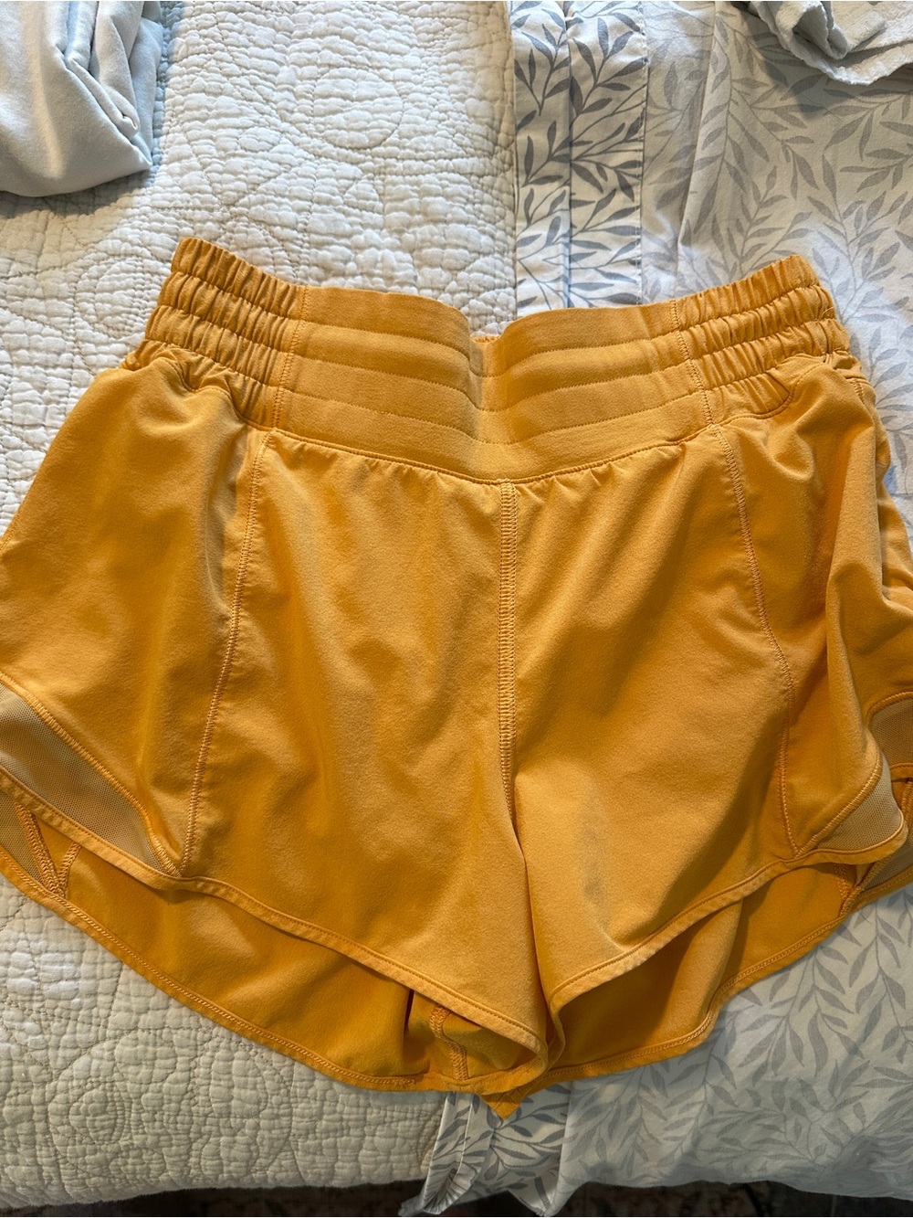 Lululemon Hottie Hot high rise size 4